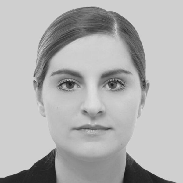 Dra. Andressa Uzeda Cortezia