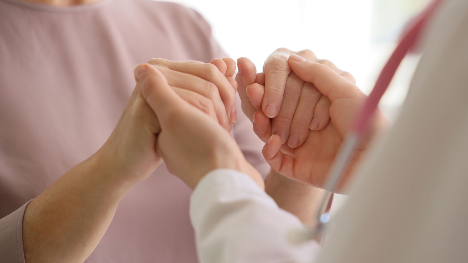 Consulta médica de acompañamiento durante la menopausia
